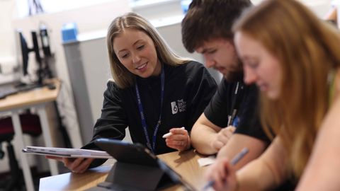 The Sixth Form Bolton Named as an Apple Regional Training Centre